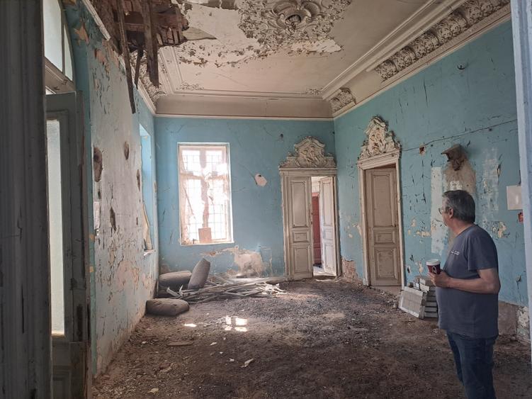 Casă individuală cu 15 camere cu Canalizare în Unirii