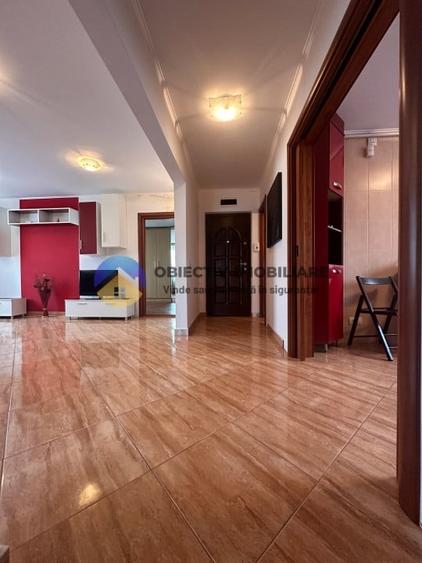 Apartament cu 4 camere decomandat în Mărăței