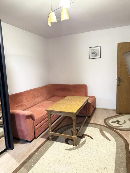 De vanzare apartament 2 camere, etaj 3 zona distrigaz - 1
