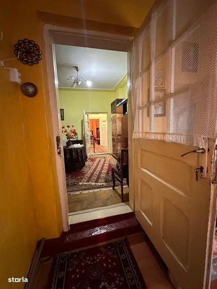 Casă cu 4 camere în Central