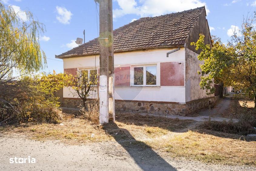 Casă cu 2 camere cu Teren 476 Mp în Șofronea
