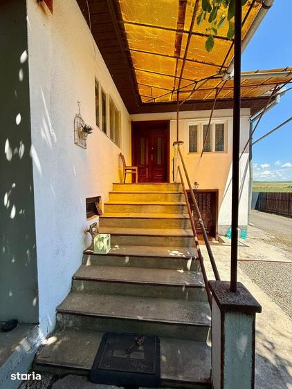 Casă cu 4 camere cu Teren 1900 Mp în Frunzeni