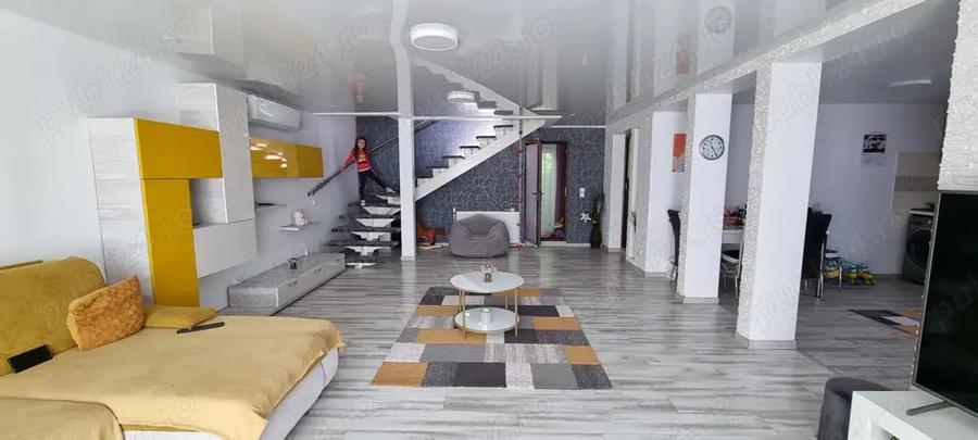 Casă cu 7 camere în Central