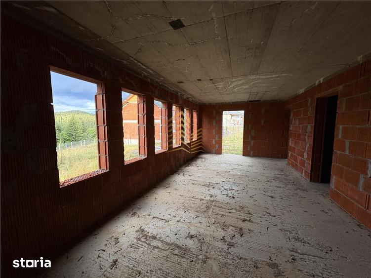 Spațiu comercial, de 440 mp, în Tiha Bârgăului