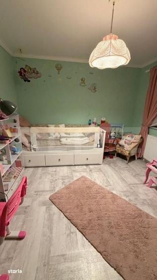 Casă cu 4 camere în Odăile