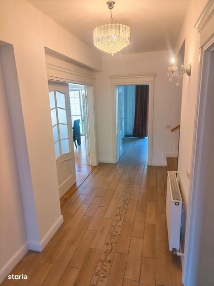 Casă cu 4 camere cu Teren 3000 Mp în Central