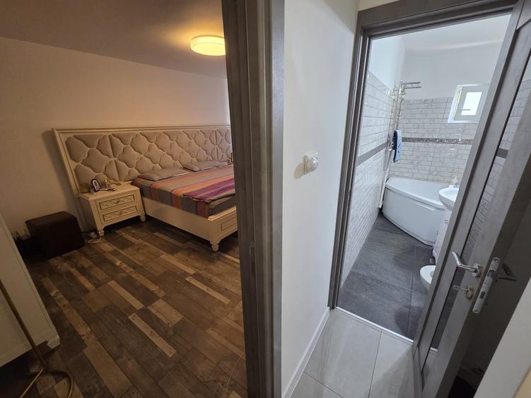 Apartament cu 2 camere decomandat în Nicolina