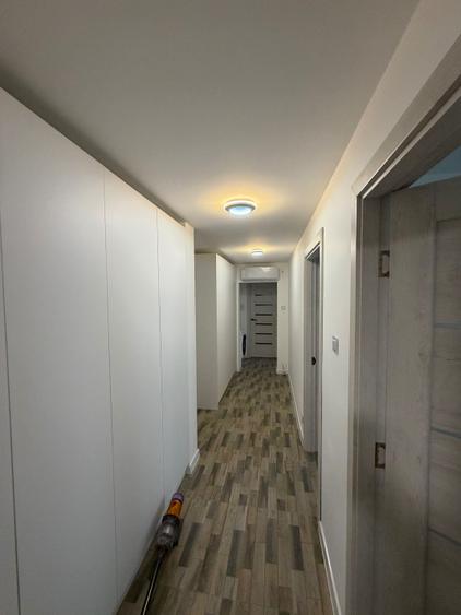 Apartament cu 4 camere decomandat în Central