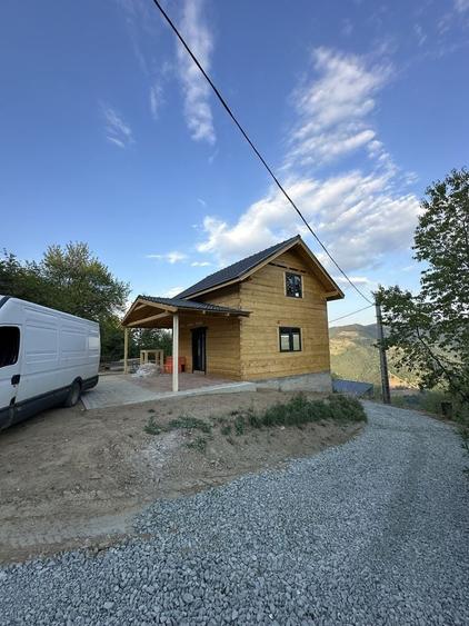 Casă cu 4 camere în Măguri