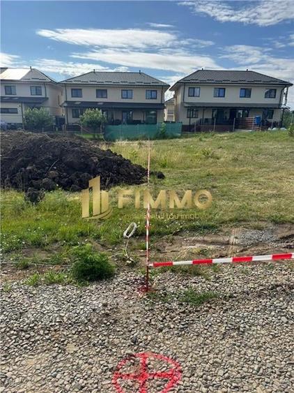 Teren Construcții intravilan de 587 mp, în Lisaura