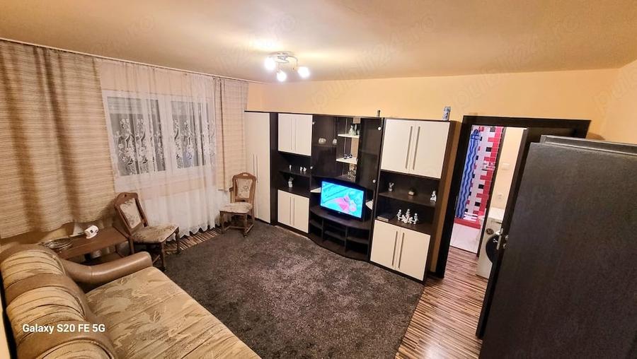 Apartament cu 2 camere semidecomandat în Central