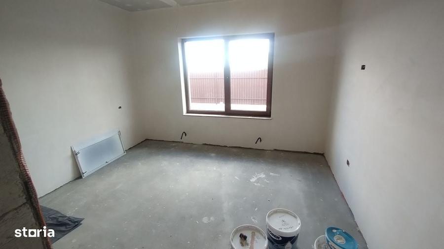 Casă cu 4 camere cu Teren 430 Mp în Centură