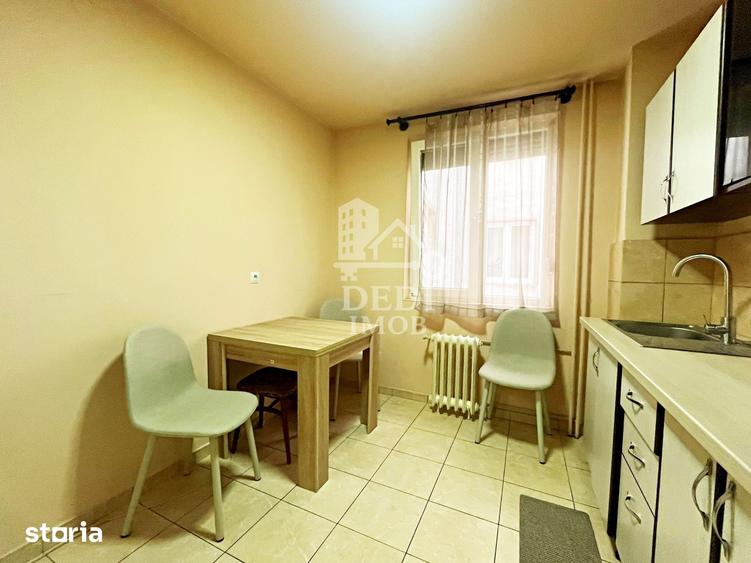 Apartament cu 3 camere decomandat în Central