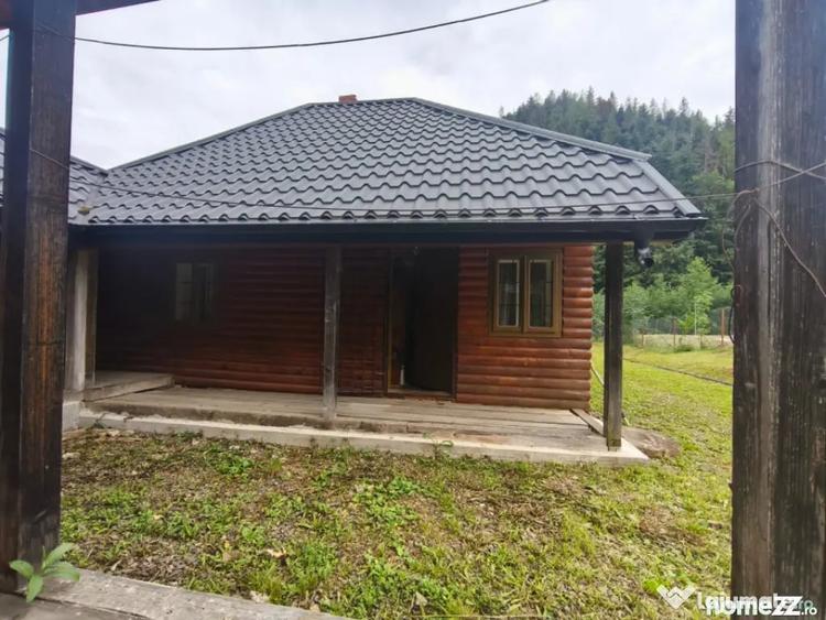 Casă cu 5 camere cu Teren 1250 Mp în Marginea