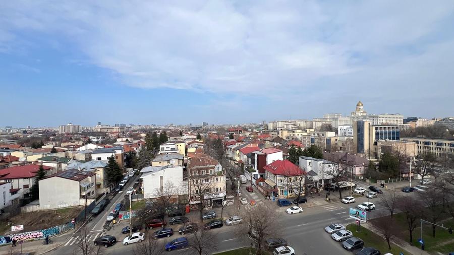 Apartament cu 2 camere semidecomandat, mobilat în Panduri