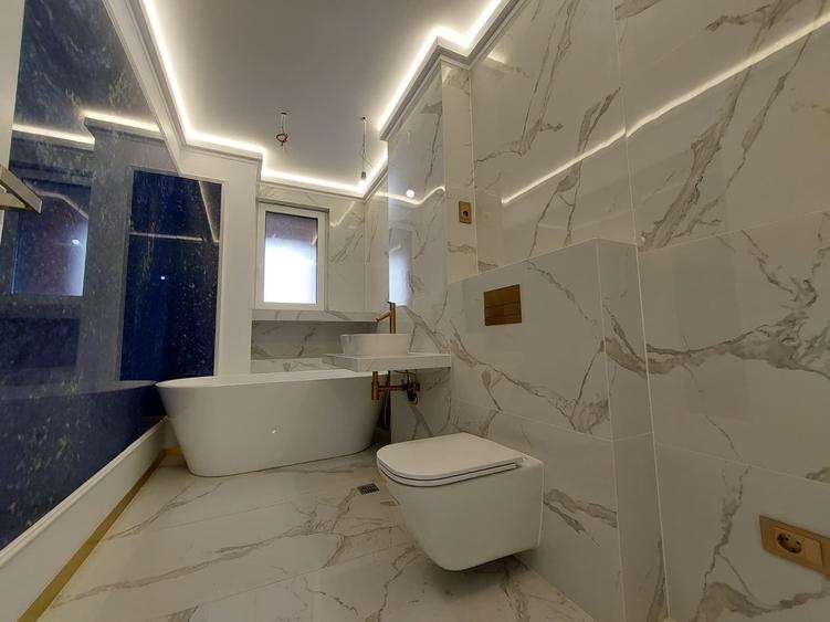 Penthouse cu 2 camere decomandat în Aradului