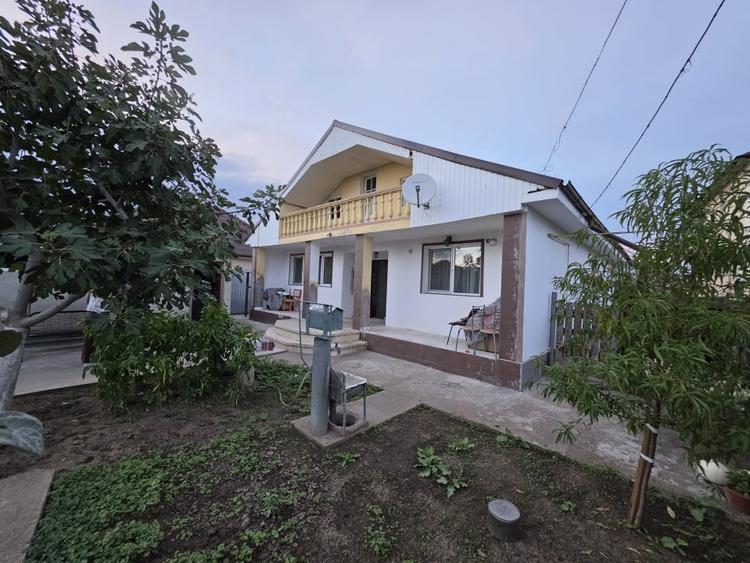 Casă individuală cu 5 camere cu Garaj în Valu lui Traian