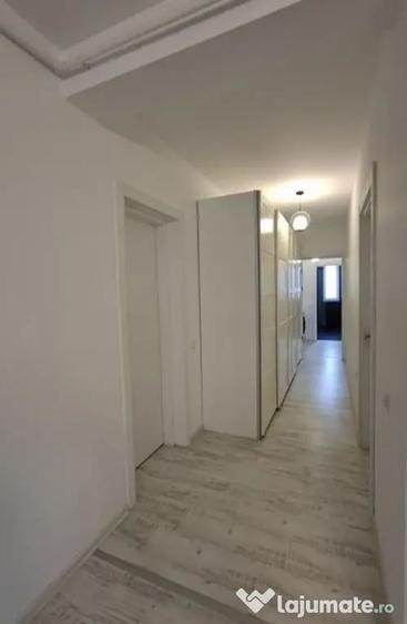Apartament cu 3 camere decomandat în Ștefănești