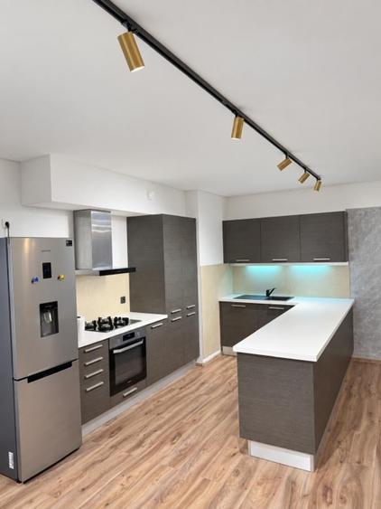 Apartament cu 2 camere semidecomandat, mobilat în Aviației