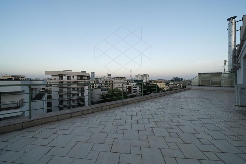Penthouse cu 3 camere semidecomandat, mobilat în Herăstrău