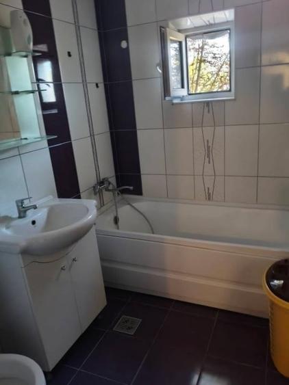 Apartament cu 2 camere decomandat în E3