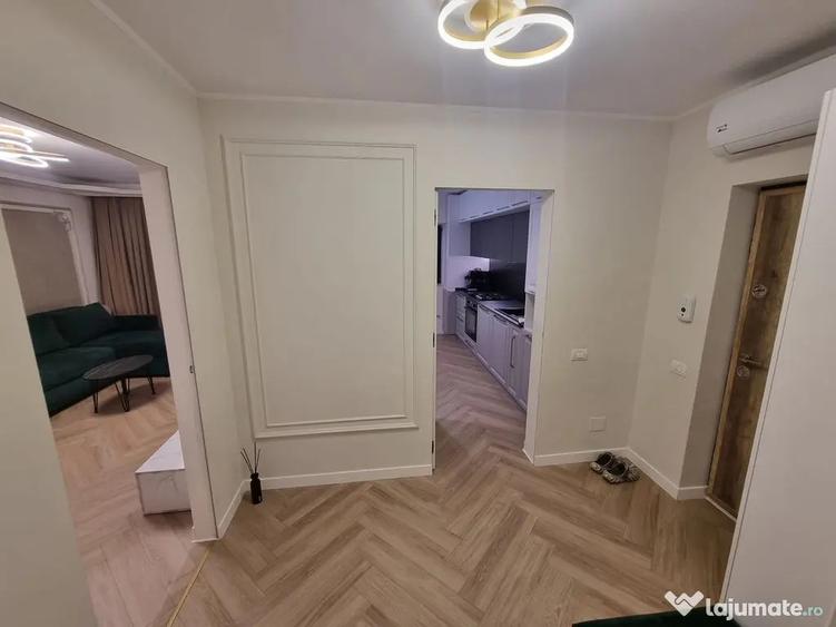 Apartament cu 3 camere decomandat, mobilat în Faleza Nord