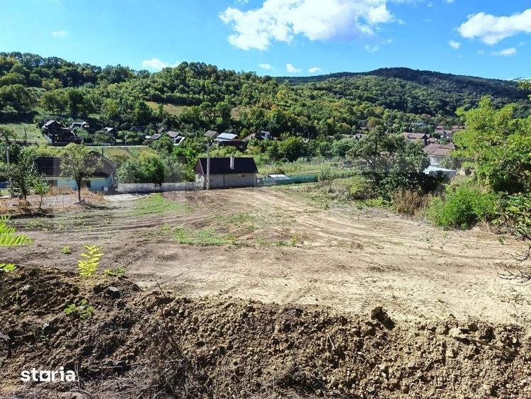 Teren de 1345 mp, în Sâncel