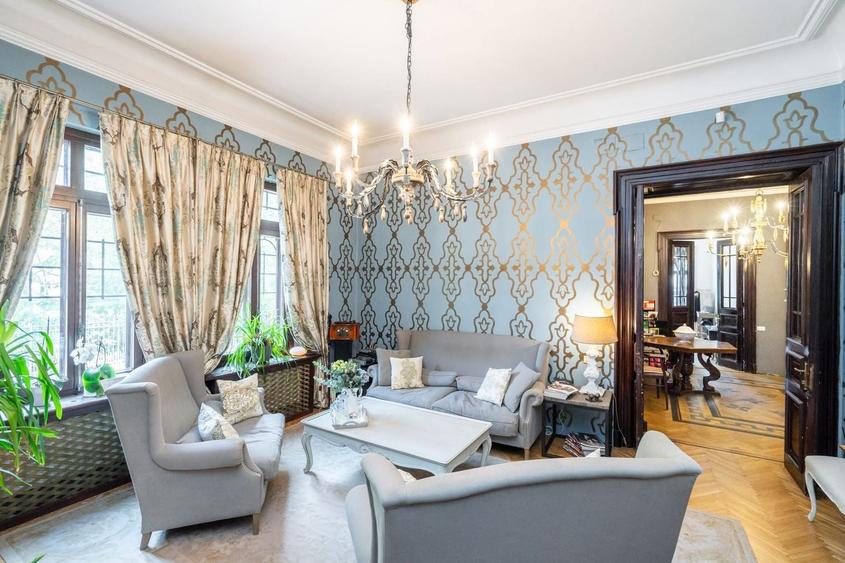 Apartament cu 4 camere circular în Calea Victoriei