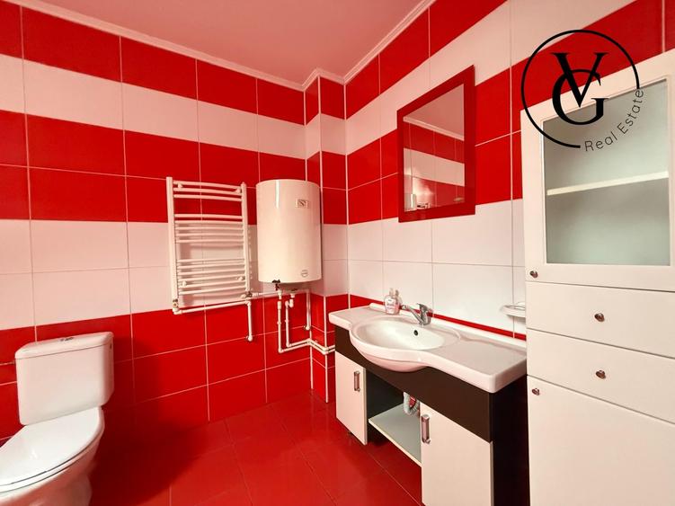 Casă individuală cu 8 camere cu Canalizare în Năvodari