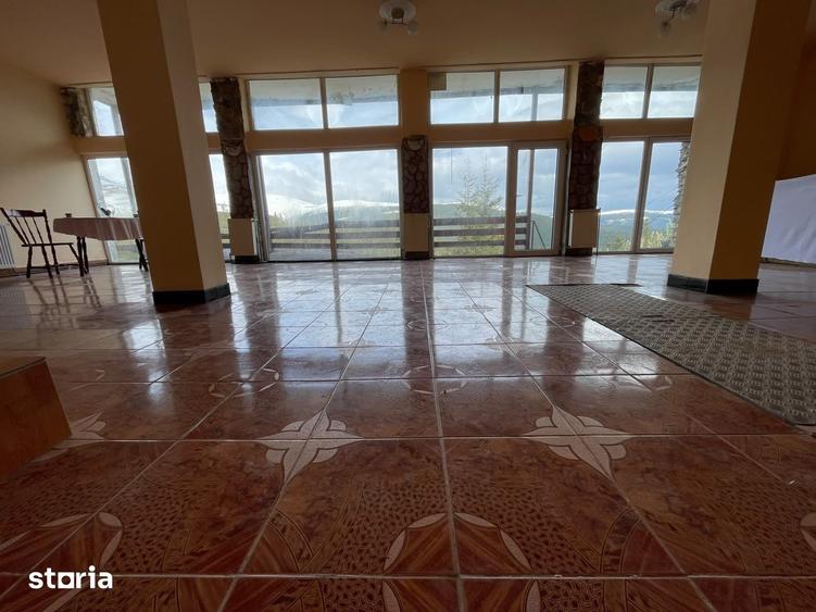 Casă cu 10 camere cu Teren 360 Mp în Baia de Fier