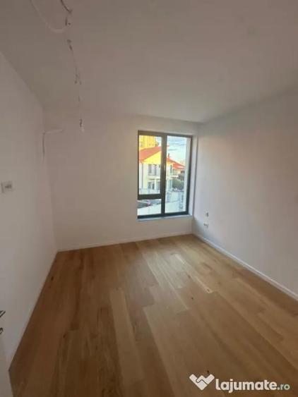 Vila de vanzare pe malul lacului | in zona Mamaia Nord | 0 - 14