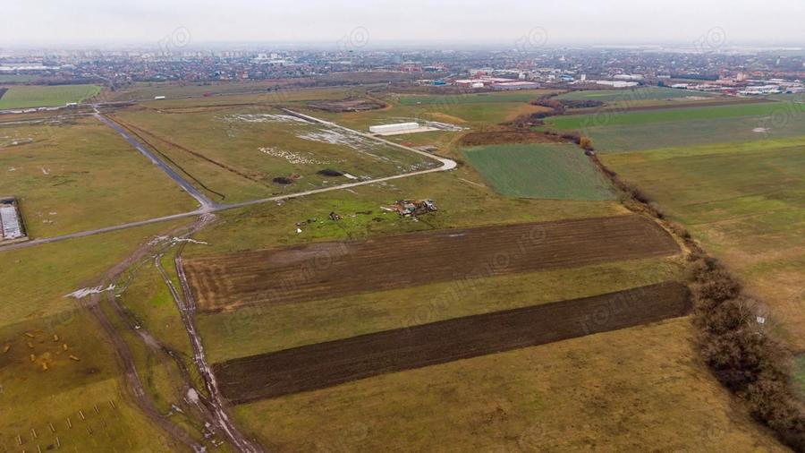 Teren de 5000 mp, în Nord