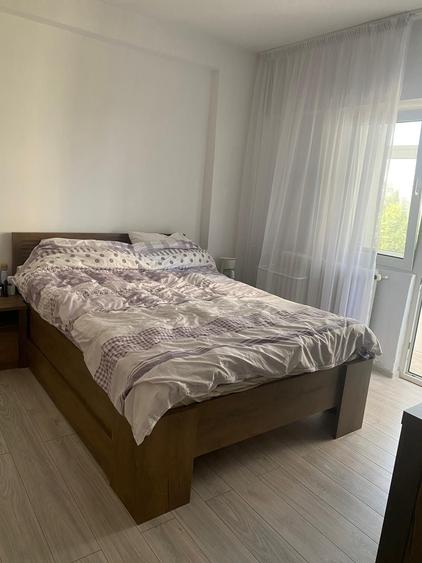 Apartament cu 3 camere decomandat în Giurgiului