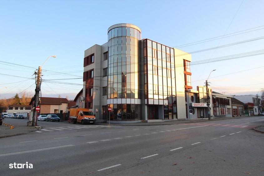 Spațiu comercial, de 1,100 mp, în Ultracentral