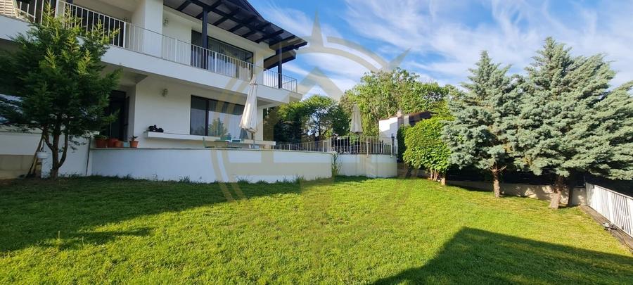 Casă cu 10 camere cu Piscina în Snagov