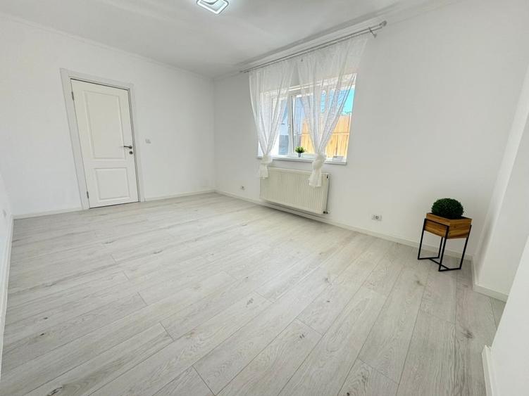 Duplex cu 2 camere cu Teren 400 Mp în Păun