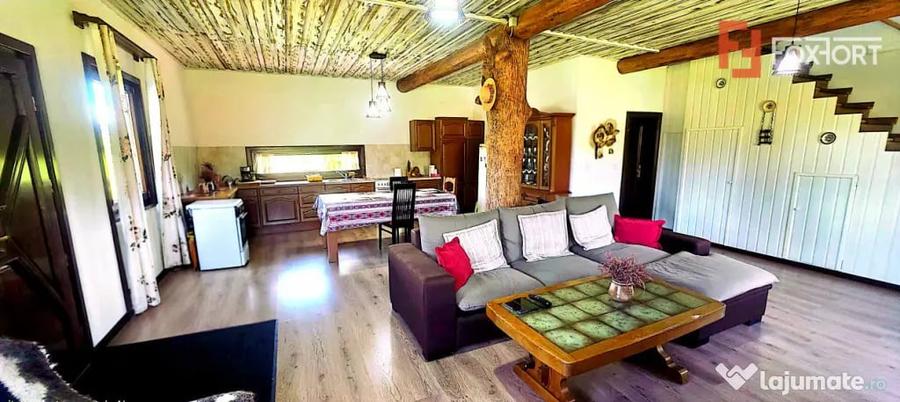 Casă cu 7 camere cu Teren 3714 Mp în Central
