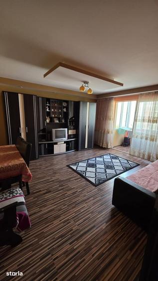 Apartament cu 3 camere, 62 mp., zona Micro 3 - 2