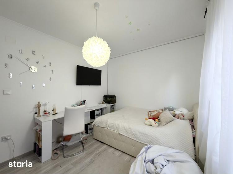 Casă cu 4 camere cu Teren 458 Mp în Sânmihaiu Român