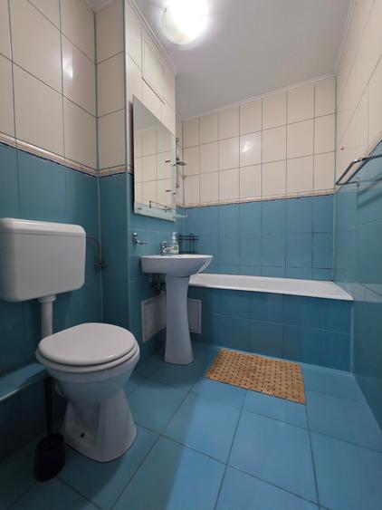 Apartament cu 3 camere decomandat în Dristor