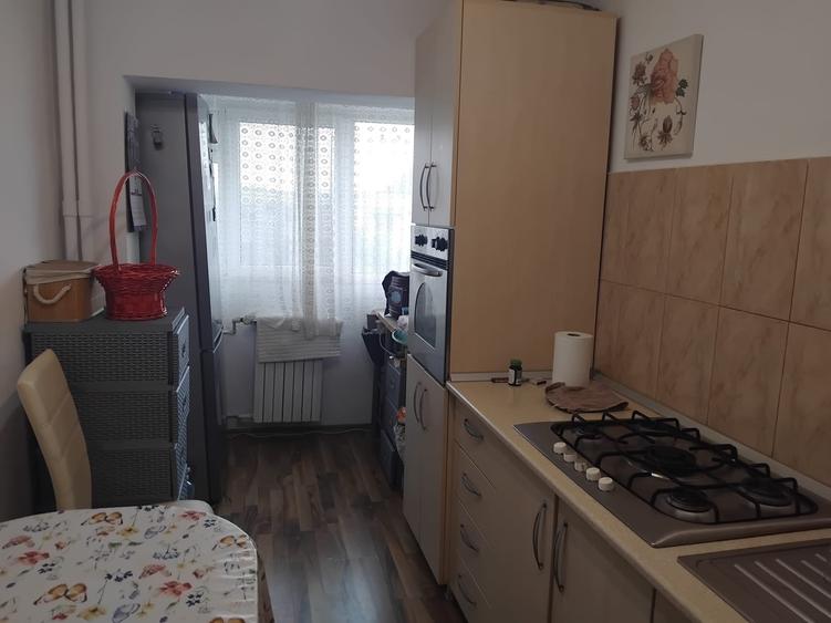 Apartament cu 2 camere semidecomandat în Abator