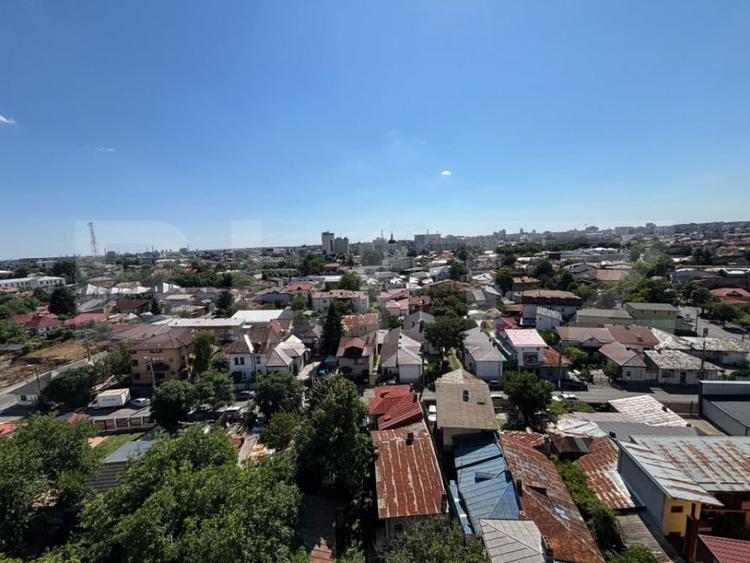Apartament cu 3 camere decomandat în Gheorghe Doja