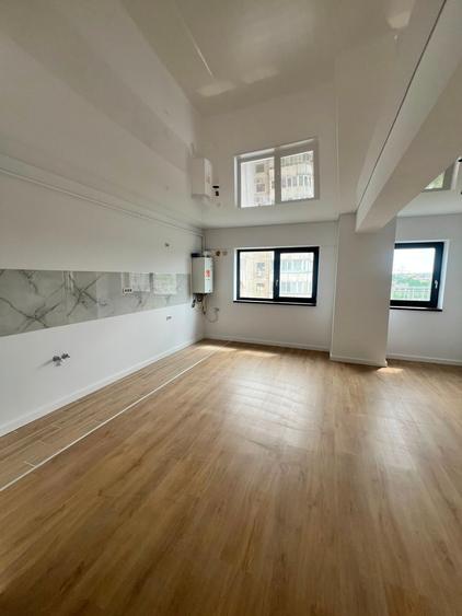 Apartament cu 3 camere semidecomandat în Nicolina