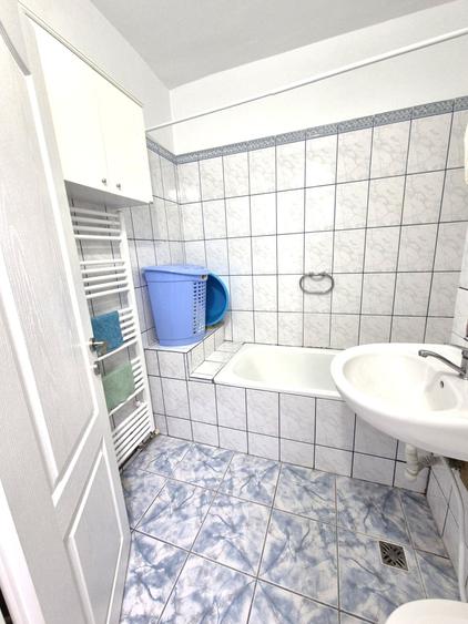 Apartament cu 4 camere decomandat în Dumbrava 2