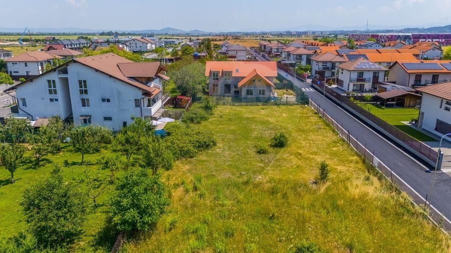 Teren Construcții intravilan de 885 mp, în Central
