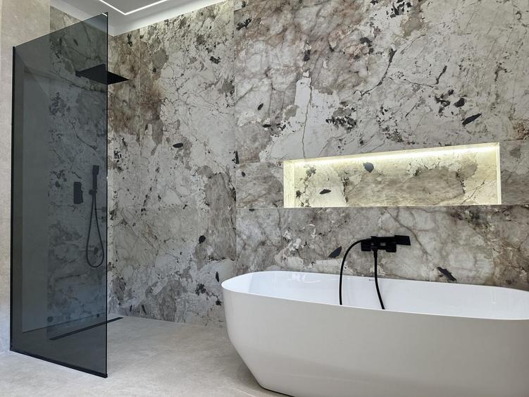 Casă individuală cu 5 camere cu Canalizare în Tunari