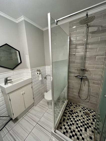 Apartament cu 3 camere semidecomandat în Gorjului