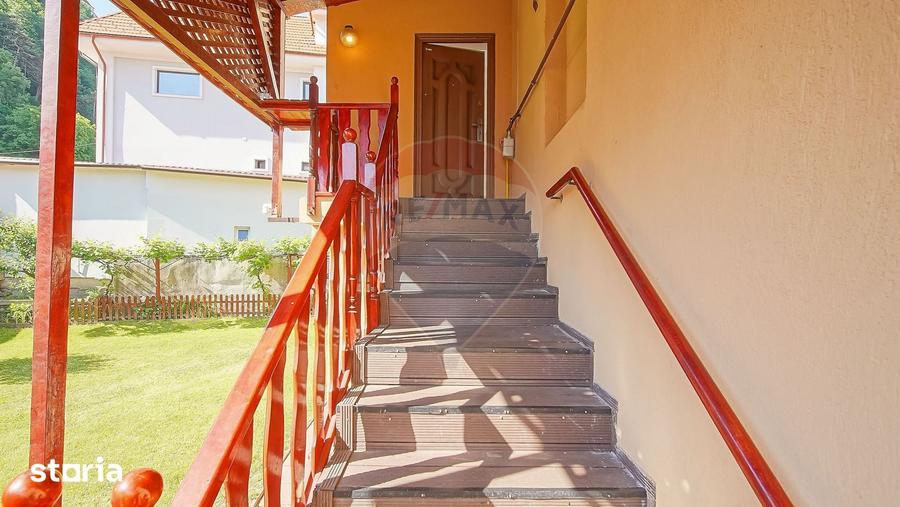 Casă cu 6 camere cu Teren 700 Mp în Ultracentral