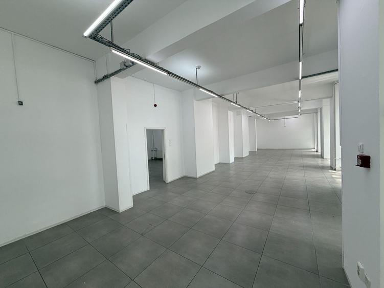 Spațiu comercial, de 261 mp, în Tineretului