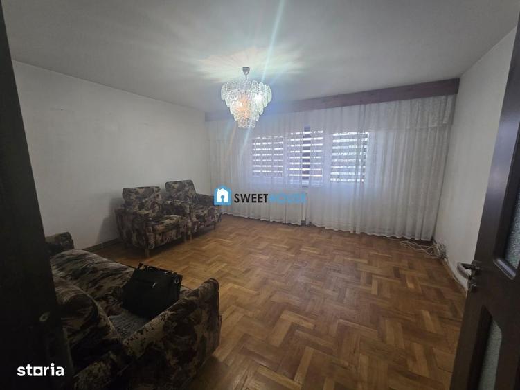 Apartament cu 3 camere decomandat în Central